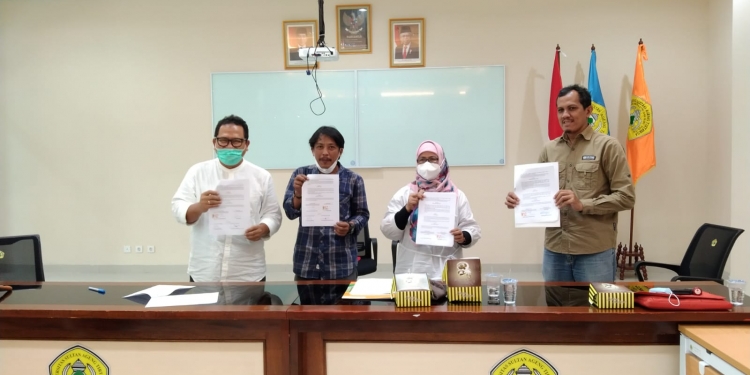 FISIP Untirta Tekan Kerjasama Dengan Relawan Fesbuk Banten News (FBN) dan Relawan Kampung